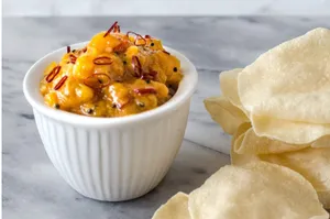 Papadam & chutneys